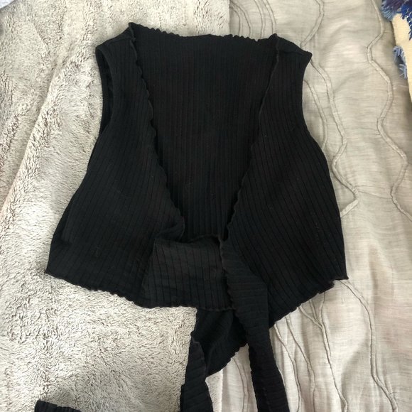 black multi-way top - Picture 5 of 5